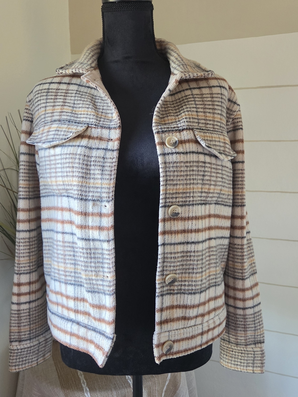 Joie XS Beige Plaid Wool Blend Fall Shacket Utility Jacket Button Front Pockets